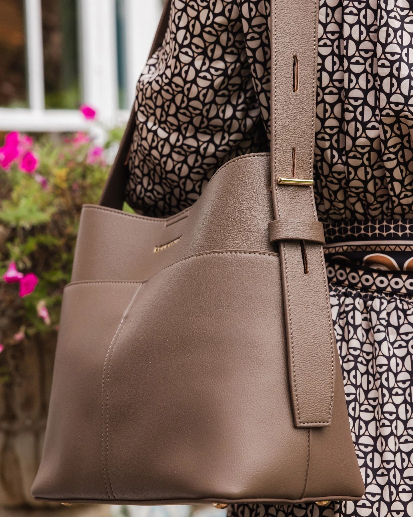 Samantha handbag mocha - Louenhide