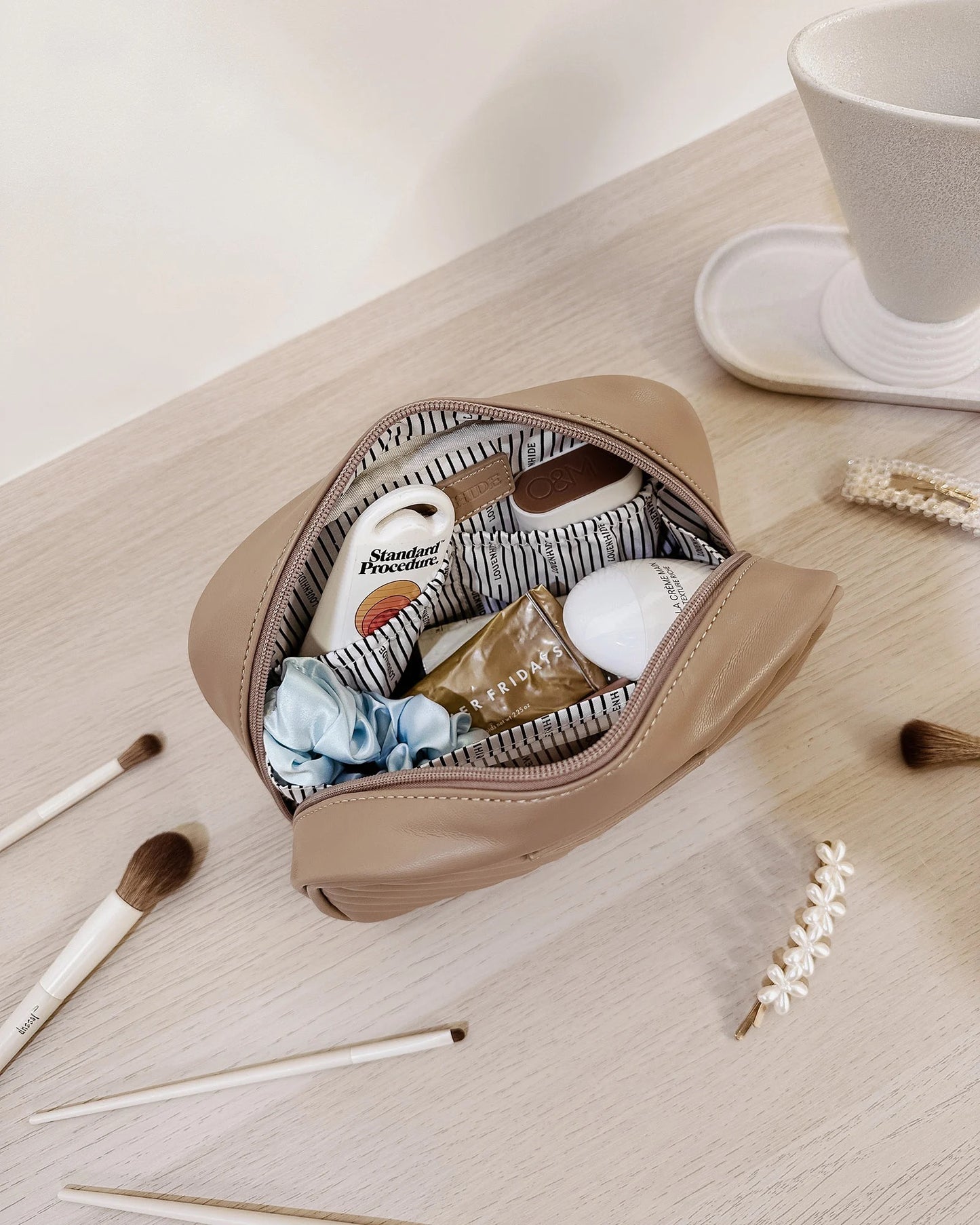 Lacey coffee cosmetic bag - Louenhide