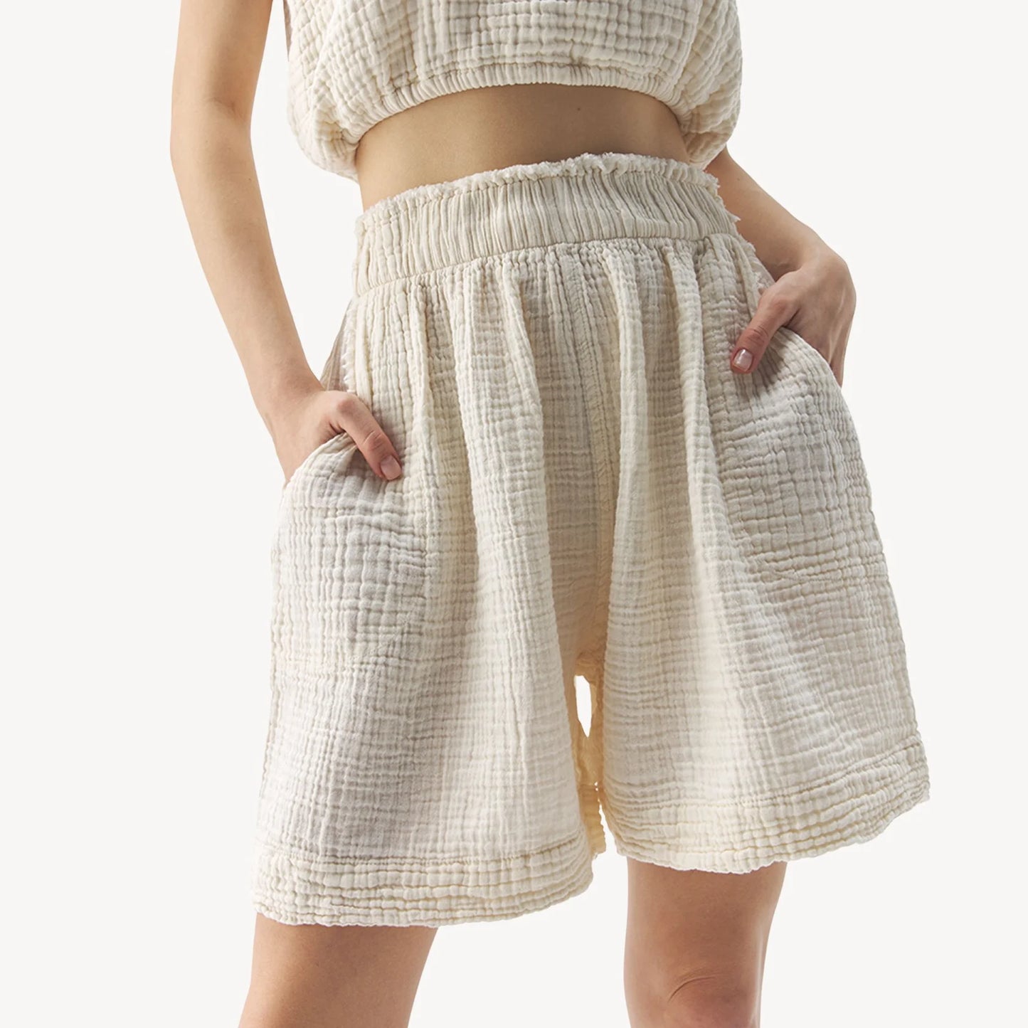 Crinkle relaxed shorts crème one-sized
