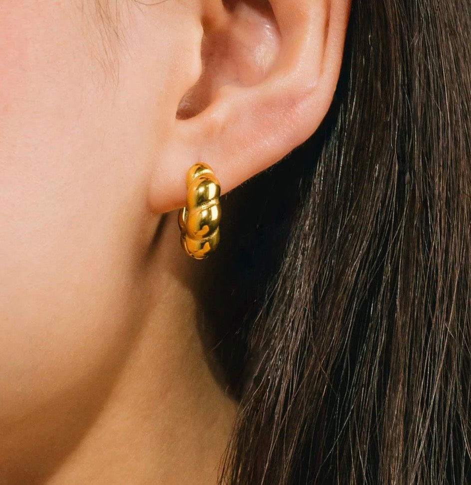 Croissant puff hoop earrings gold