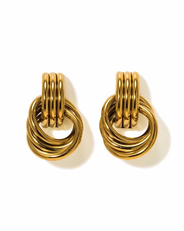 Maris knocker earrings gold
