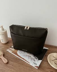 Vanessa cosmetic bag black - Louenhide