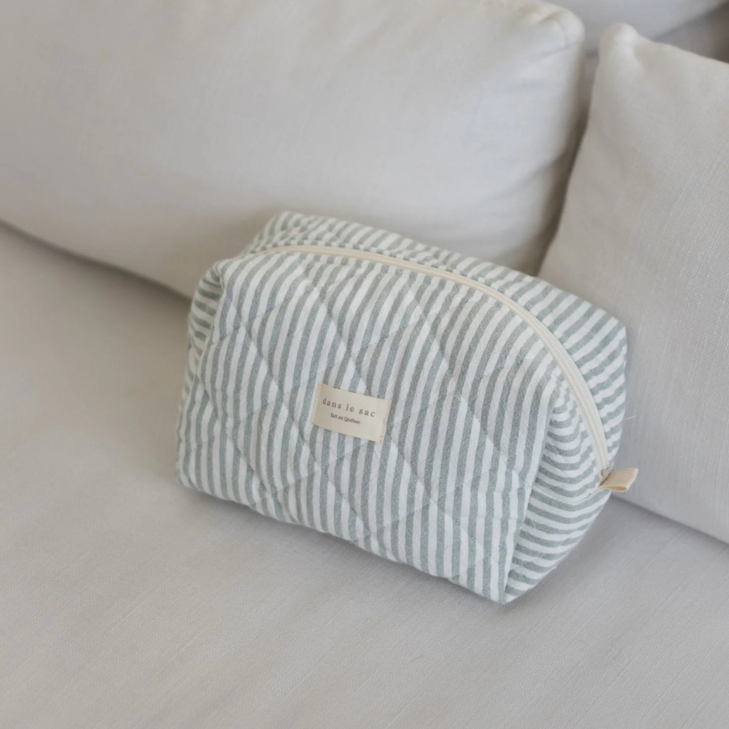 Grande pochette matelassée rayée vert - Dans le sac