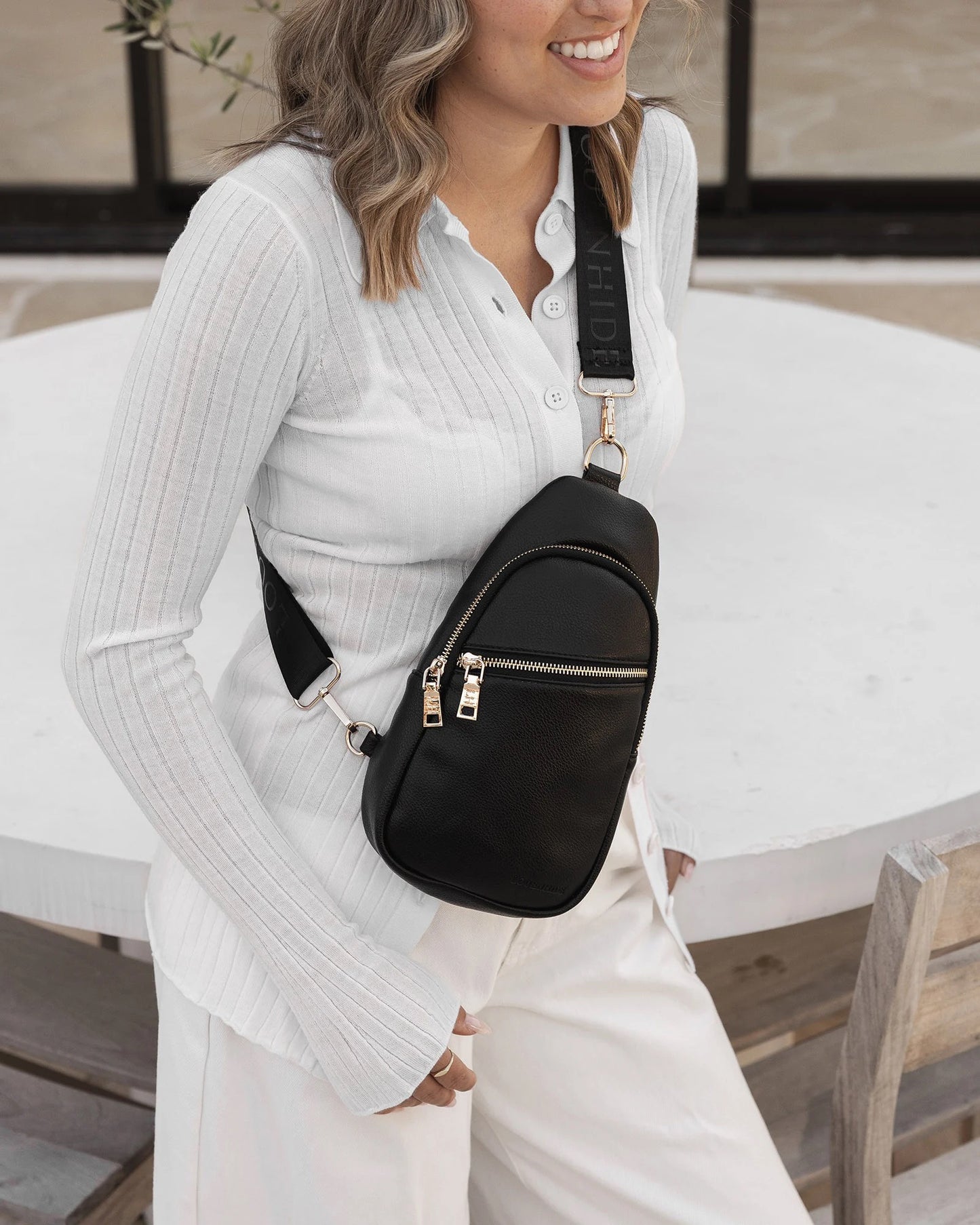 Bella sling bag black - Louenhide